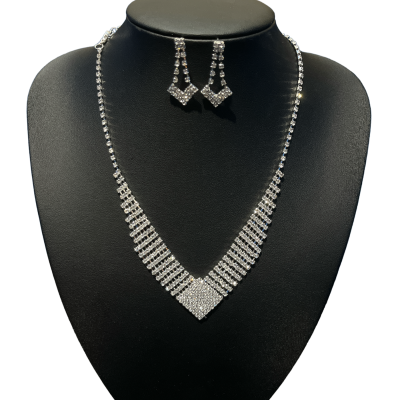 Σετ κολιέ και σκουλαρίκια Cleo ασημί 